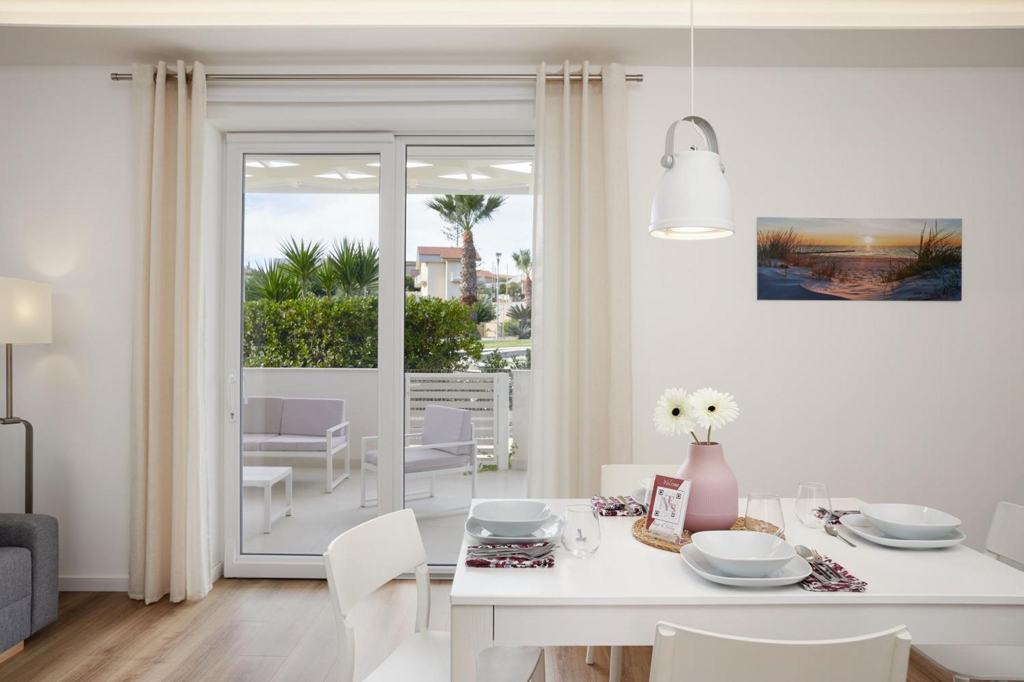 מרינה די מודיקה Keys Of Sicily - Residence "Sabbia" Sul Mare מראה חיצוני תמונה